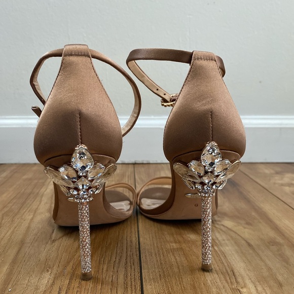 Badgley Mischka Vicia High Heel Sandal Dark Nude Satin Size 6 - Picture 8 of 14